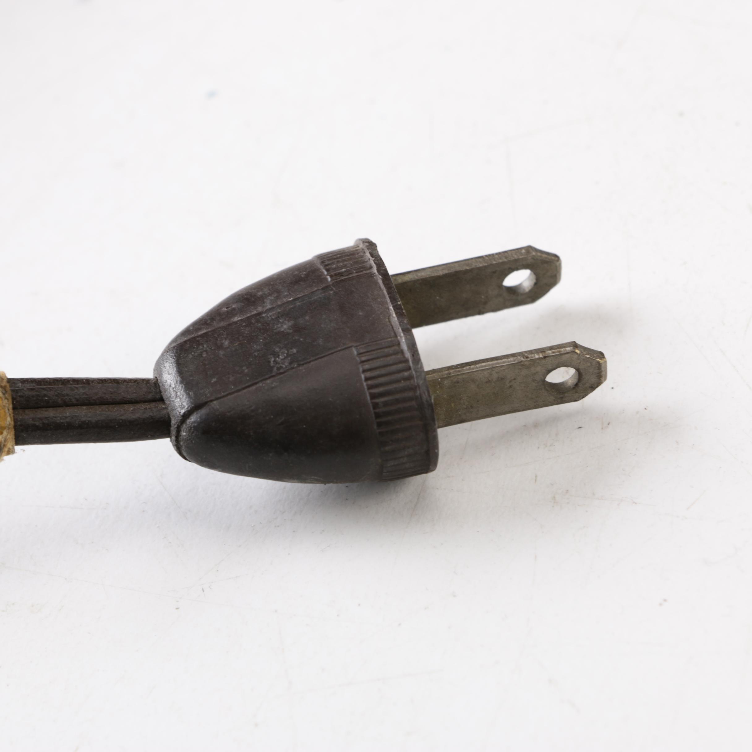 Mid-1940s Zenith Model 5R086 Tabletop Radio and Record Player