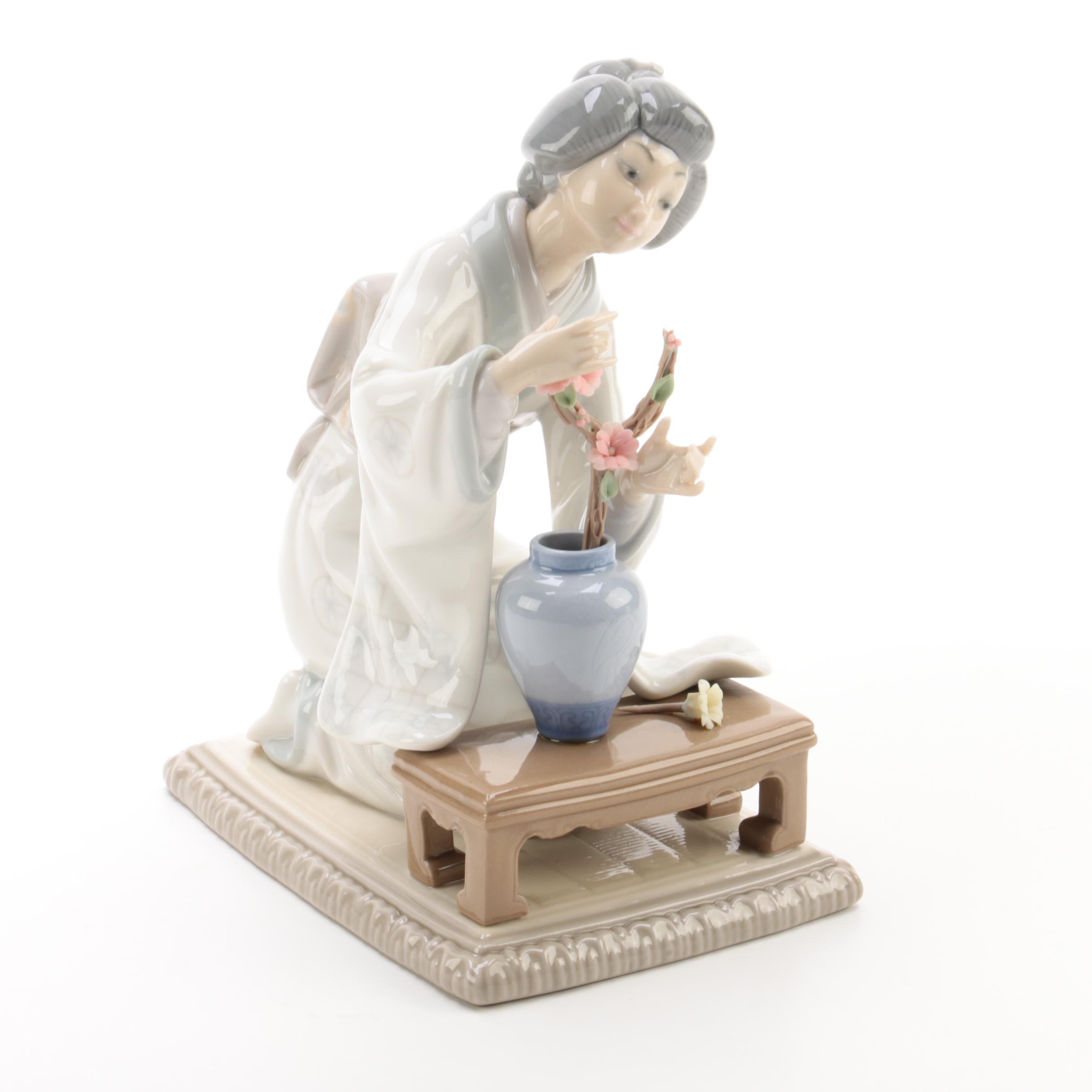 Retired Lladró "Japanese Girl Decorating" Porcelain Figurine