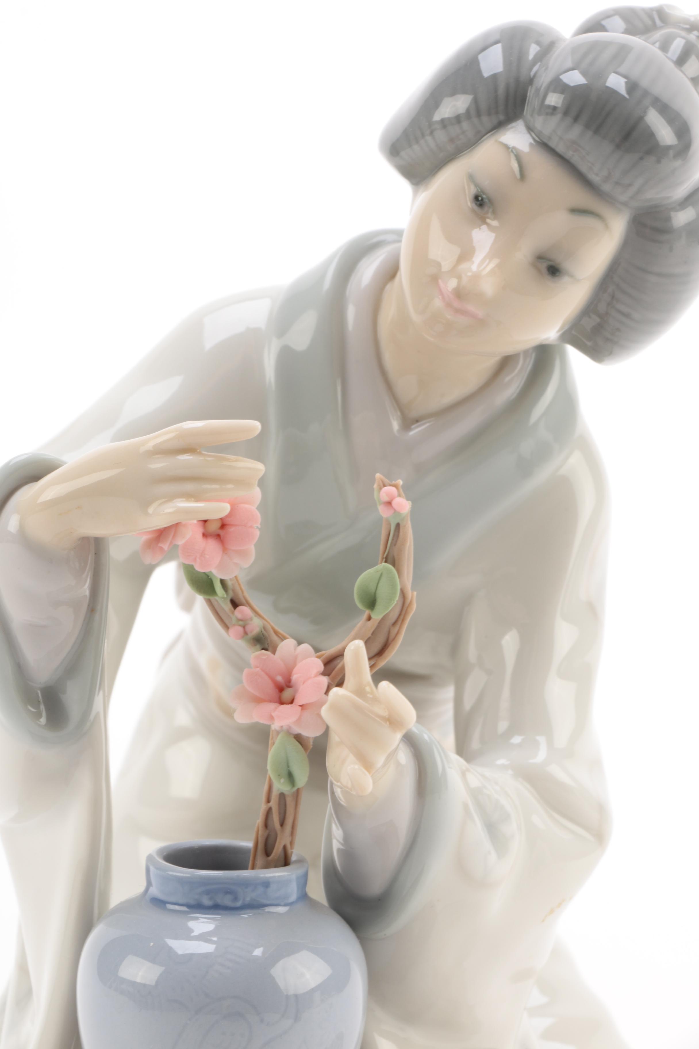 Retired Lladró "Japanese Girl Decorating" Porcelain Figurine