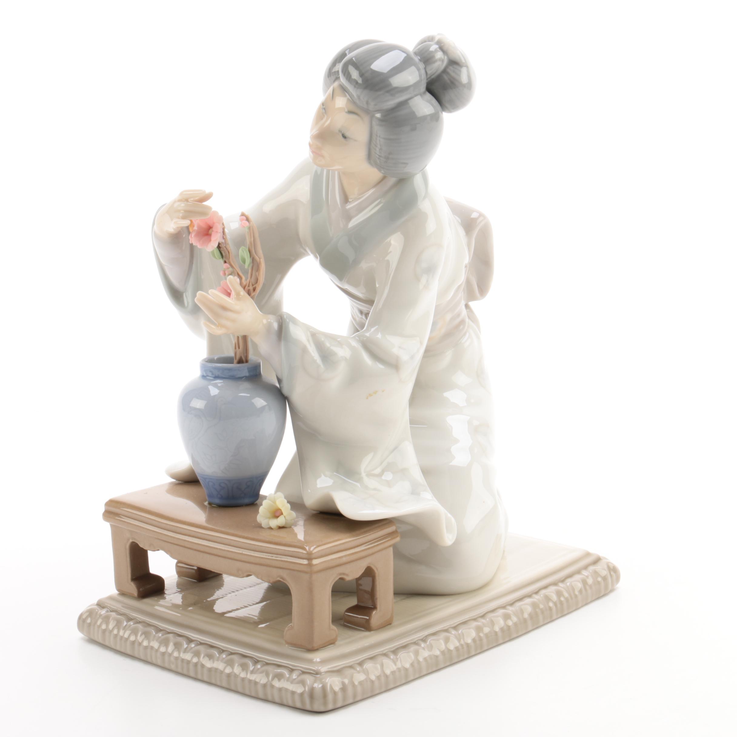 Retired Lladró "Japanese Girl Decorating" Porcelain Figurine