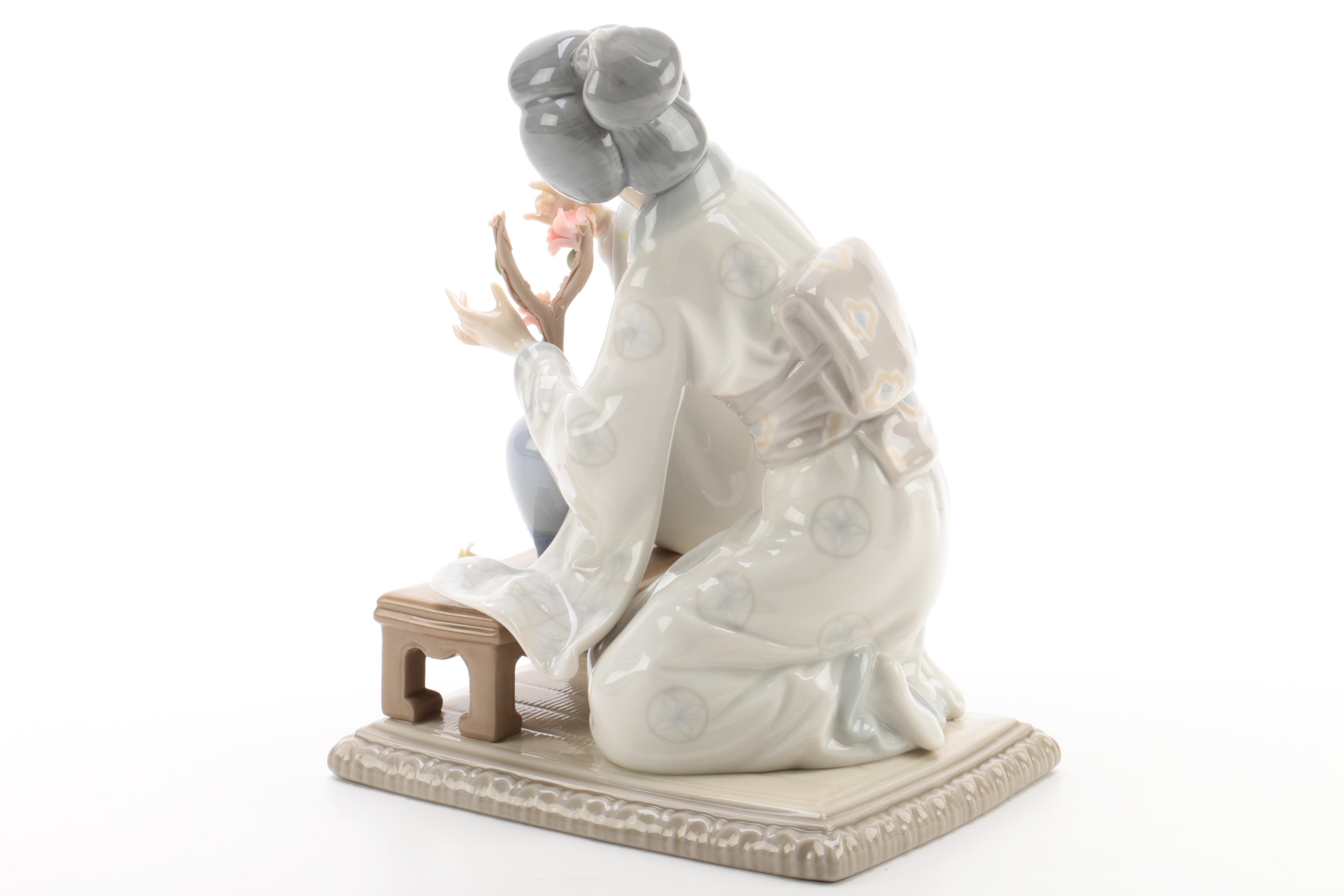 Retired Lladró "Japanese Girl Decorating" Porcelain Figurine