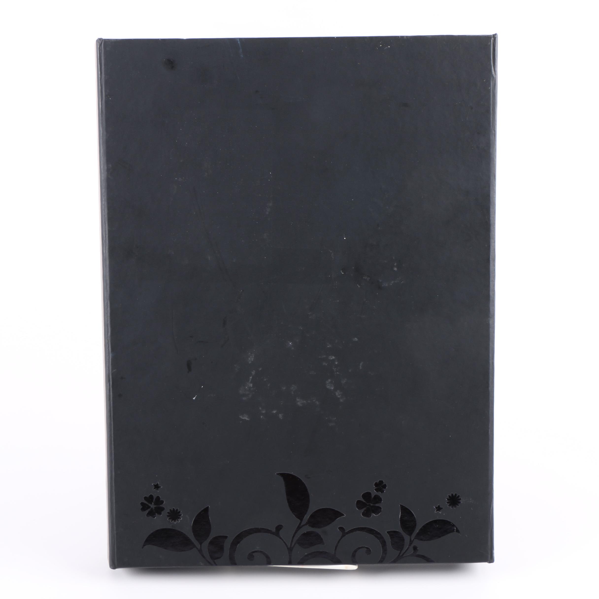 Autographed Taylor Swift "Fearless Platinum Edition" CD and Fearless Tour Book