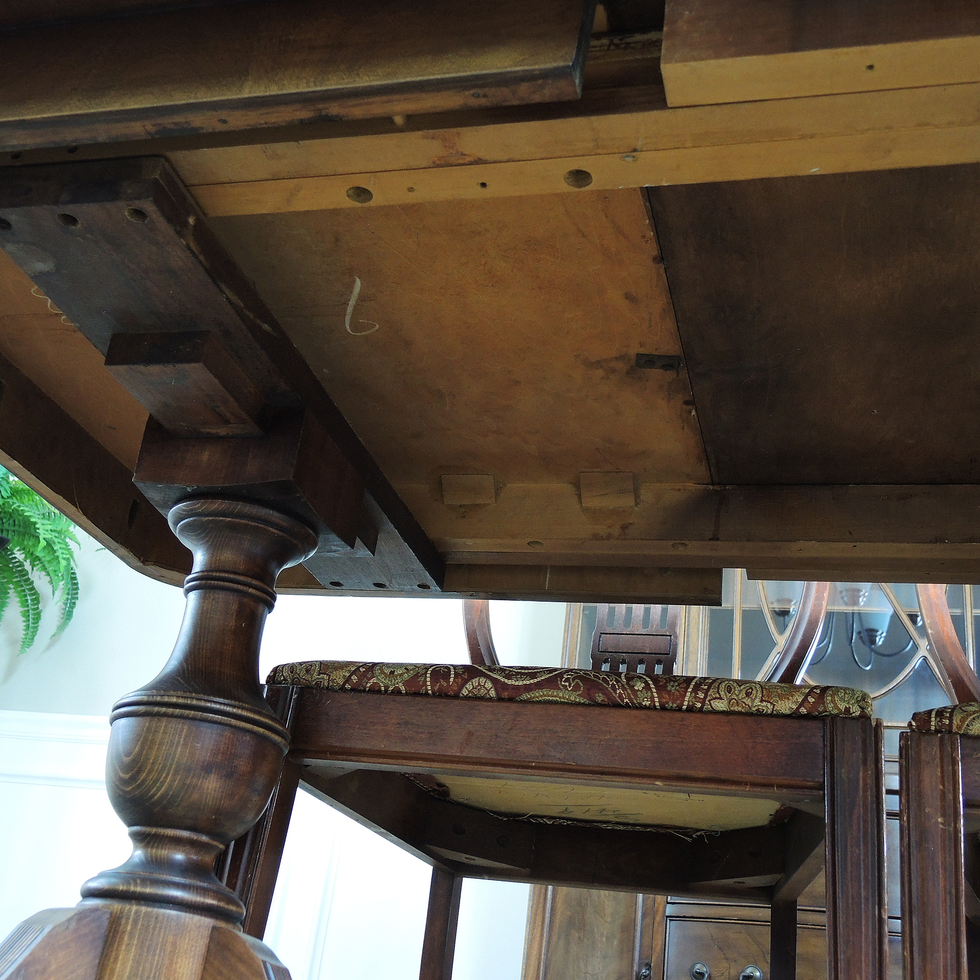 Vintage Mahogany Dining Table and Seven Chairs