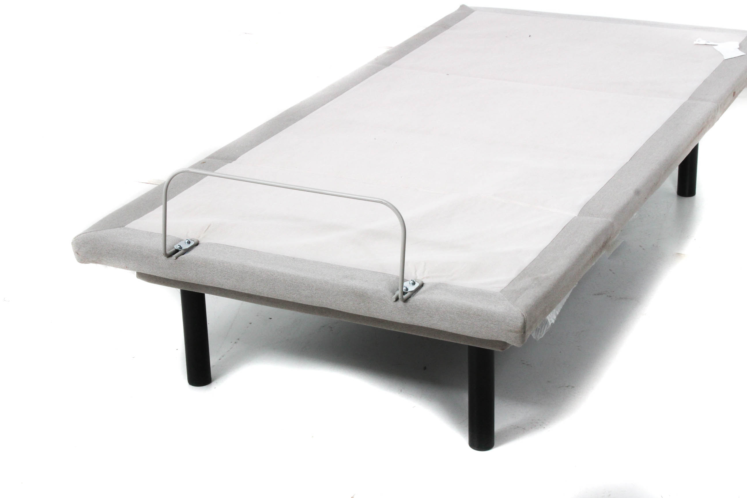 Ruoey Lung Bed Frame