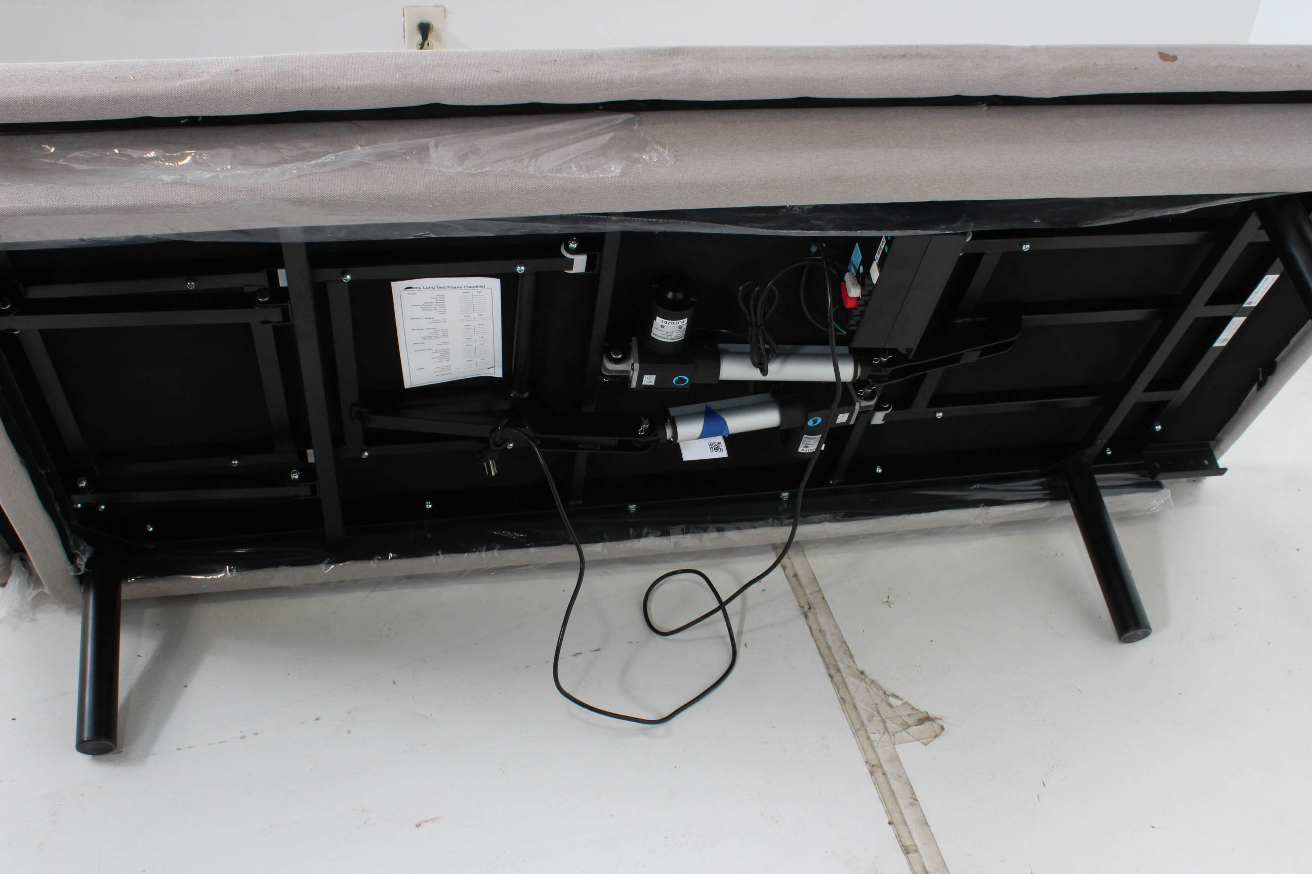 Ruoey Lung Bed Frame