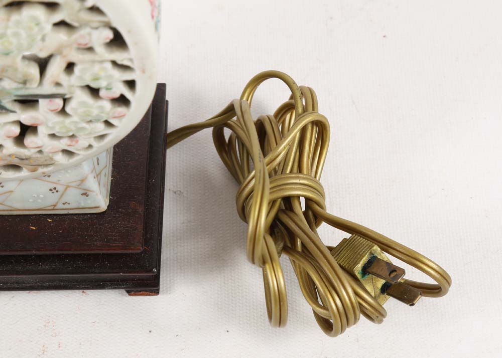 Chinese Porcelain Table Lamp