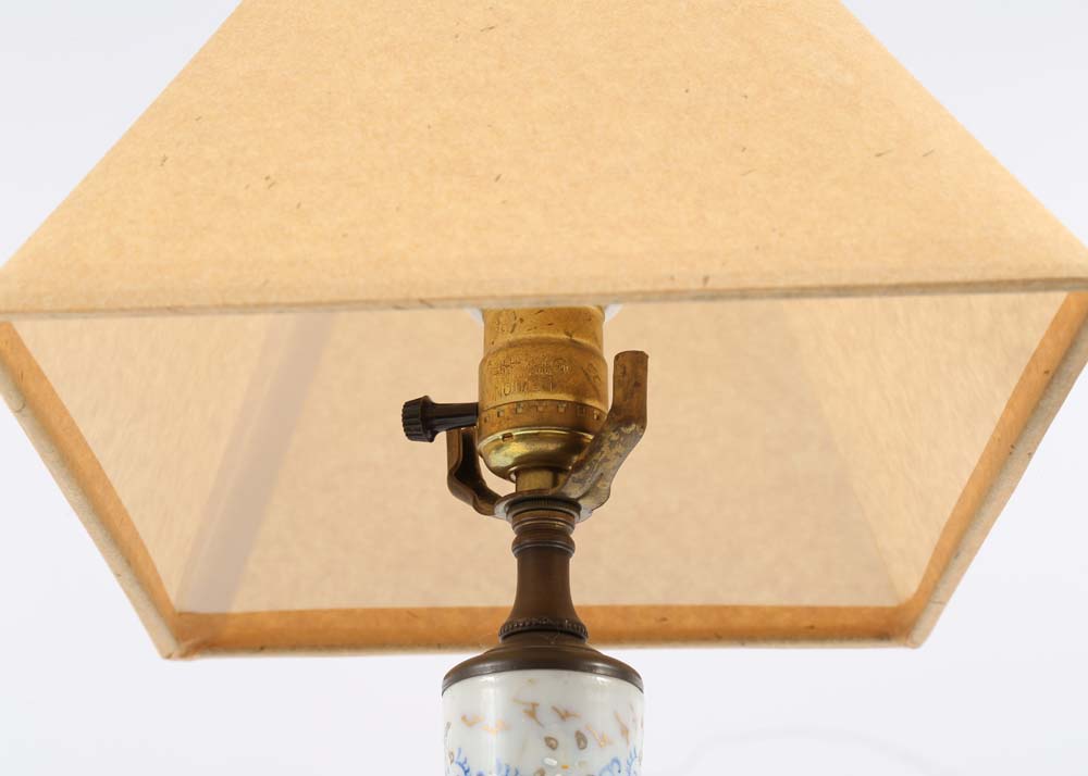 Chinese Porcelain Table Lamp