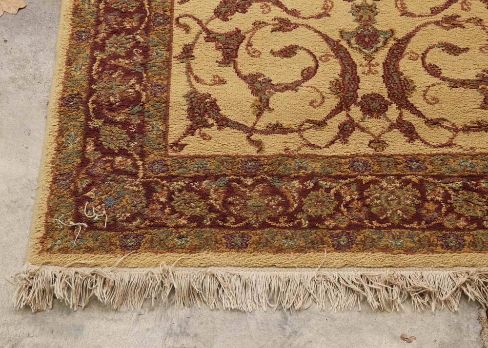 Machine Made Persian-Style Area Rug