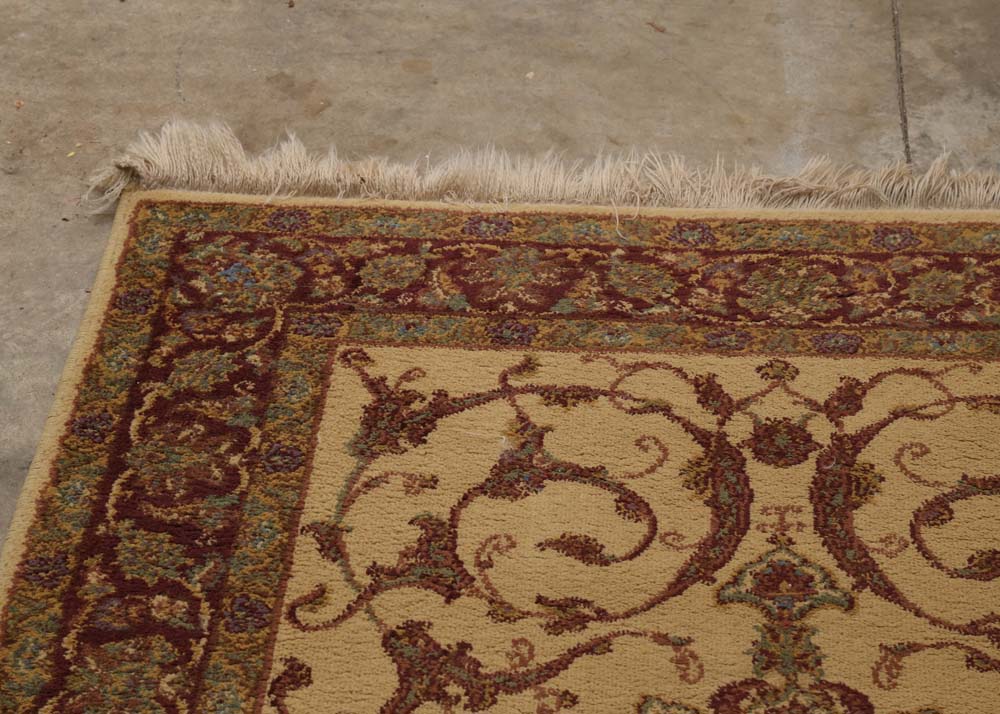 Machine Made Persian-Style Area Rug