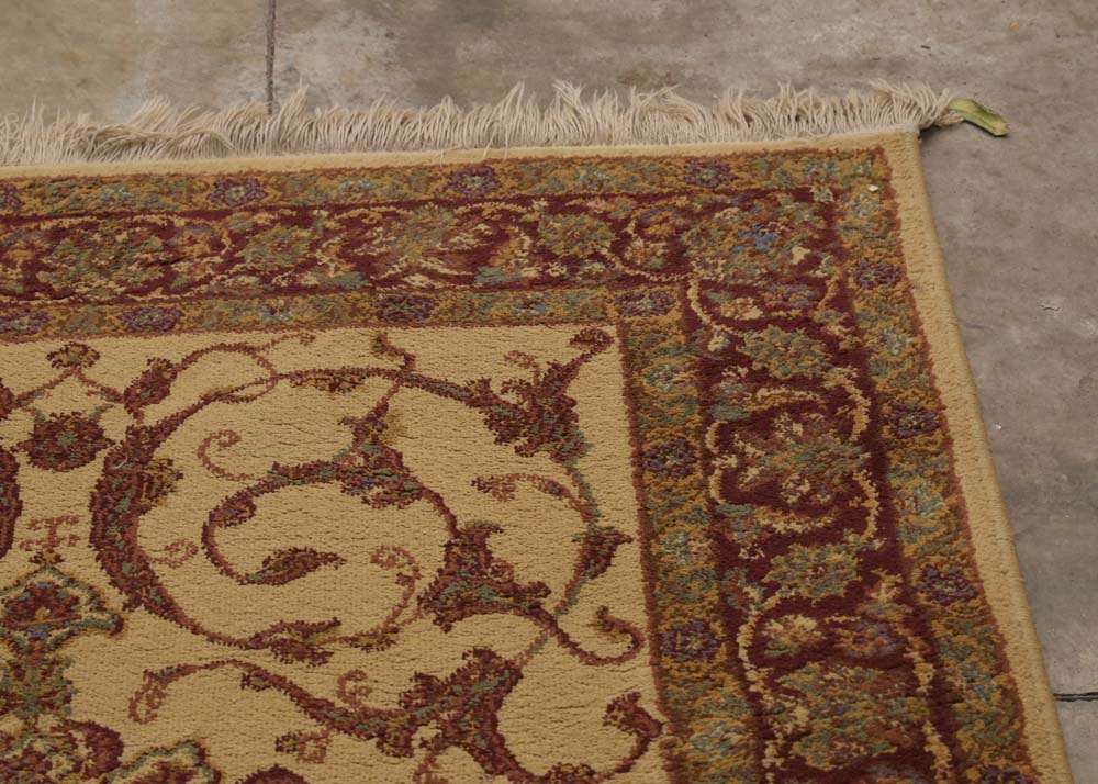 Machine Made Persian-Style Area Rug