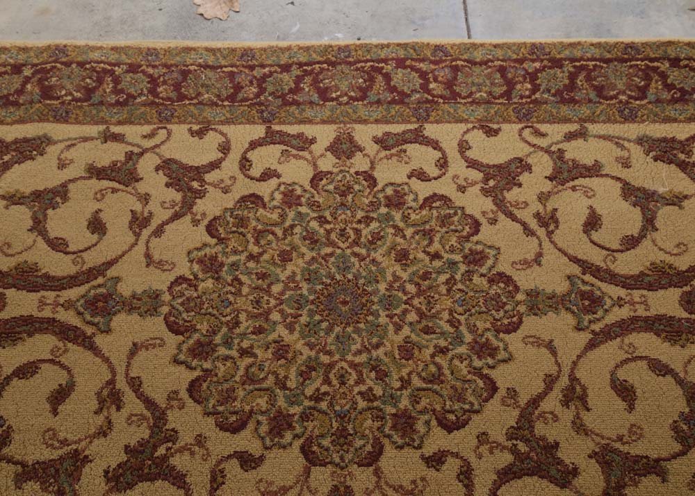 Machine Made Persian-Style Area Rug