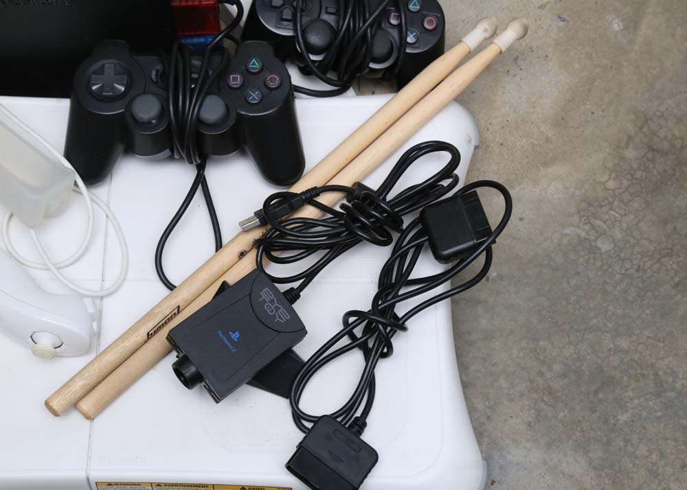 Nintendo Wii, Playstation 2, and Accessories