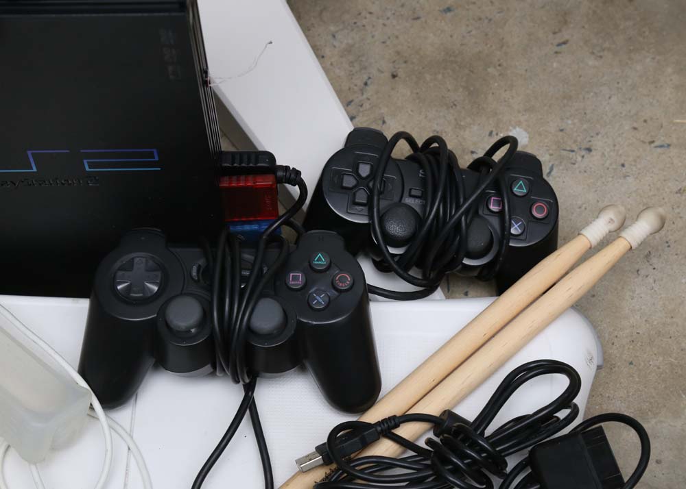 Nintendo Wii, Playstation 2, and Accessories