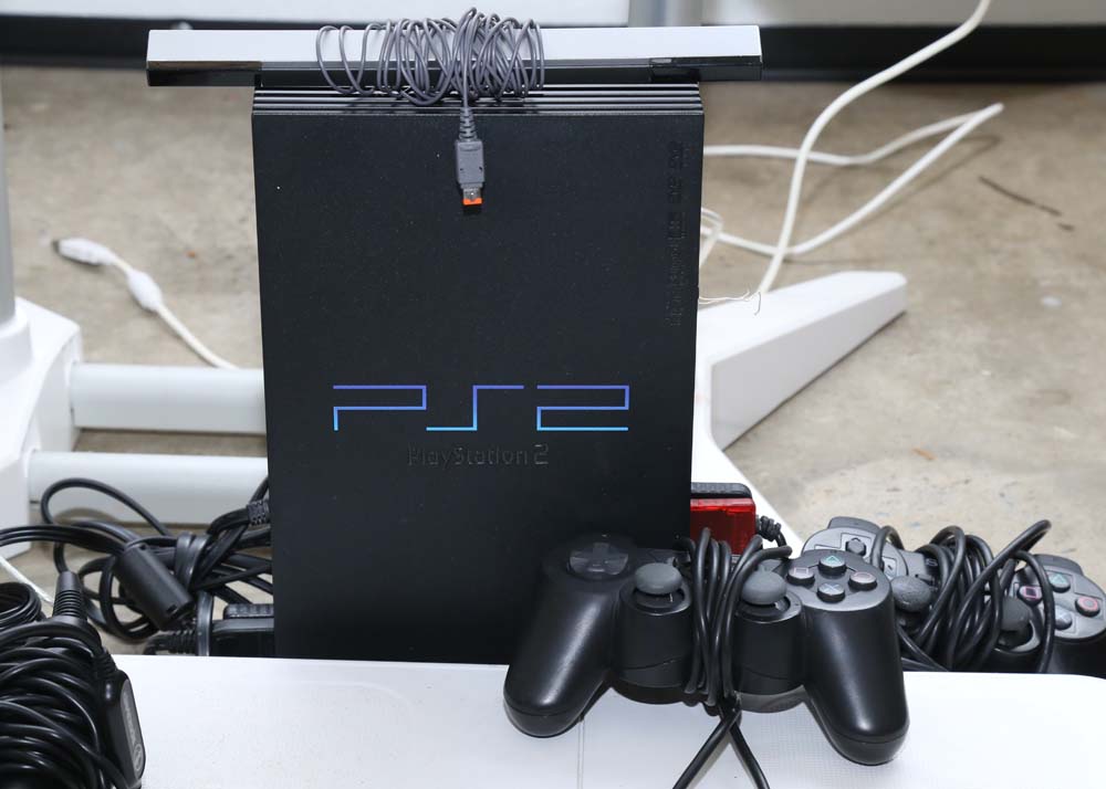 Nintendo Wii, Playstation 2, and Accessories