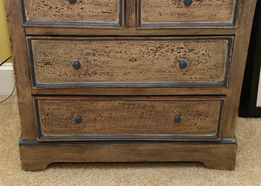 Distressed Chest of Drawers