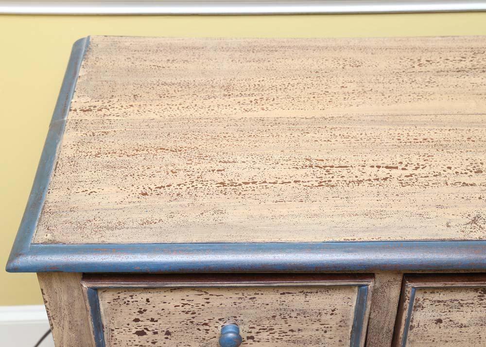 Distressed Chest of Drawers