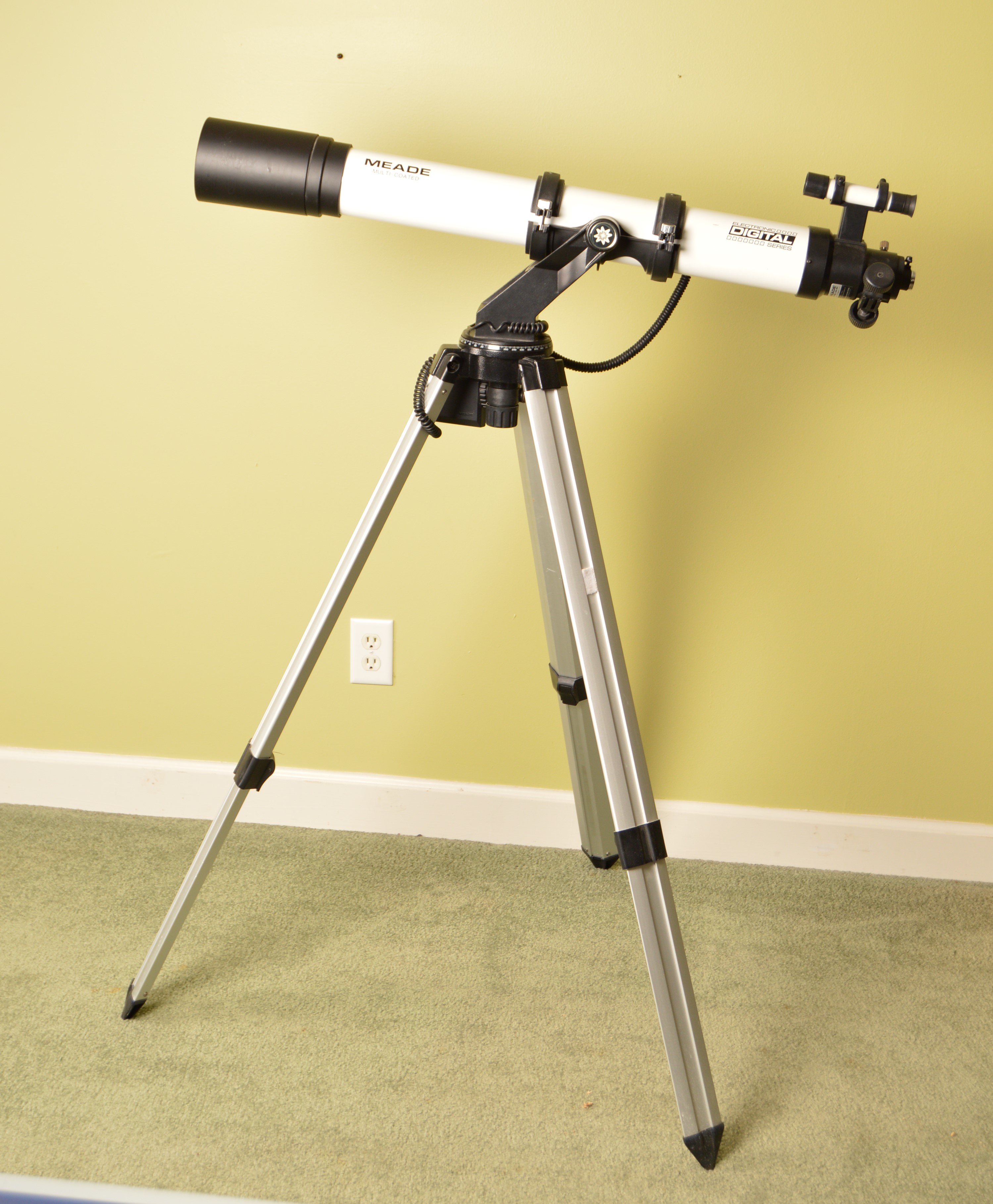 Meade Electronic Digital Multi-Coated Telescope