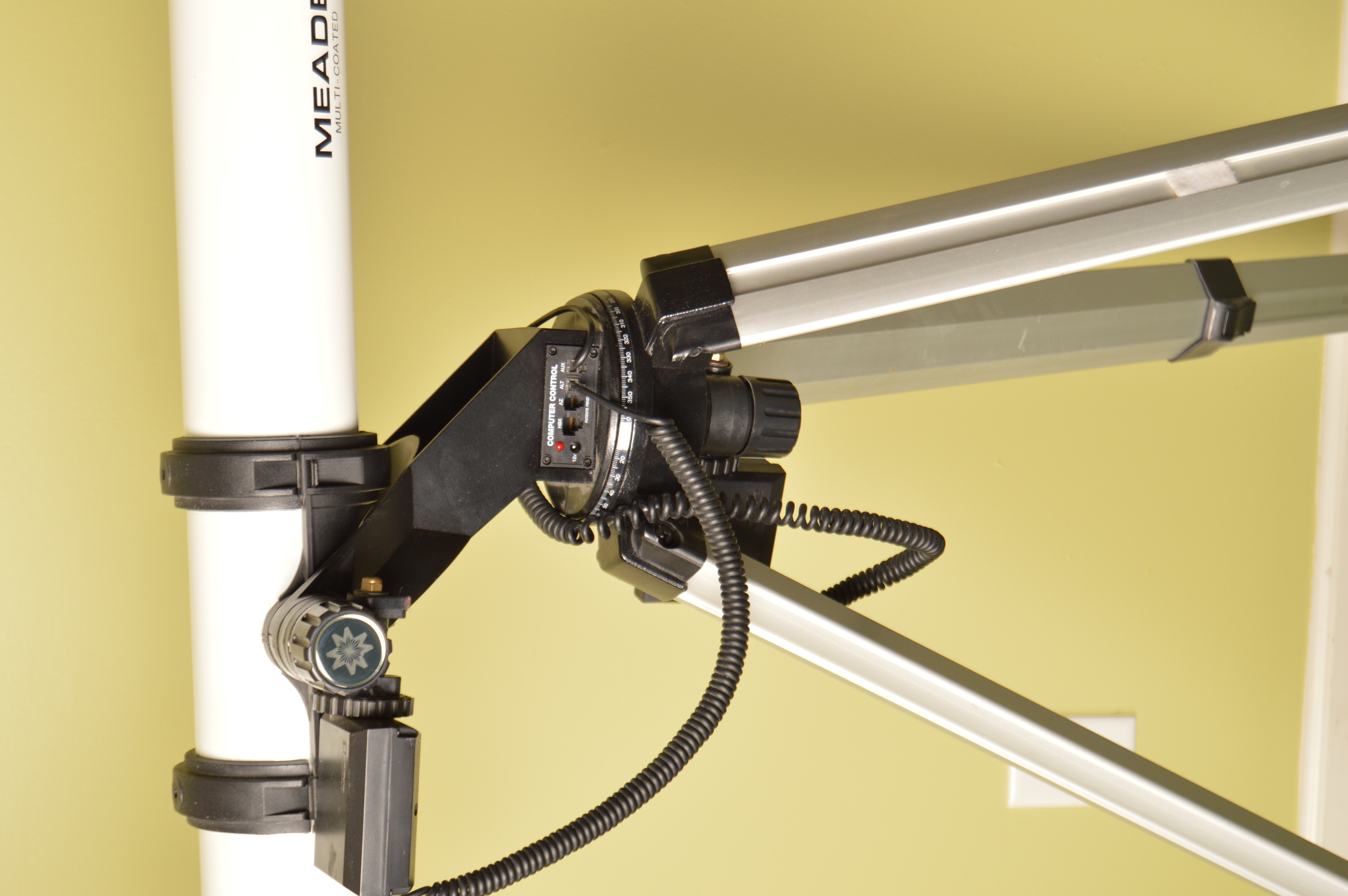 Meade Electronic Digital Multi-Coated Telescope