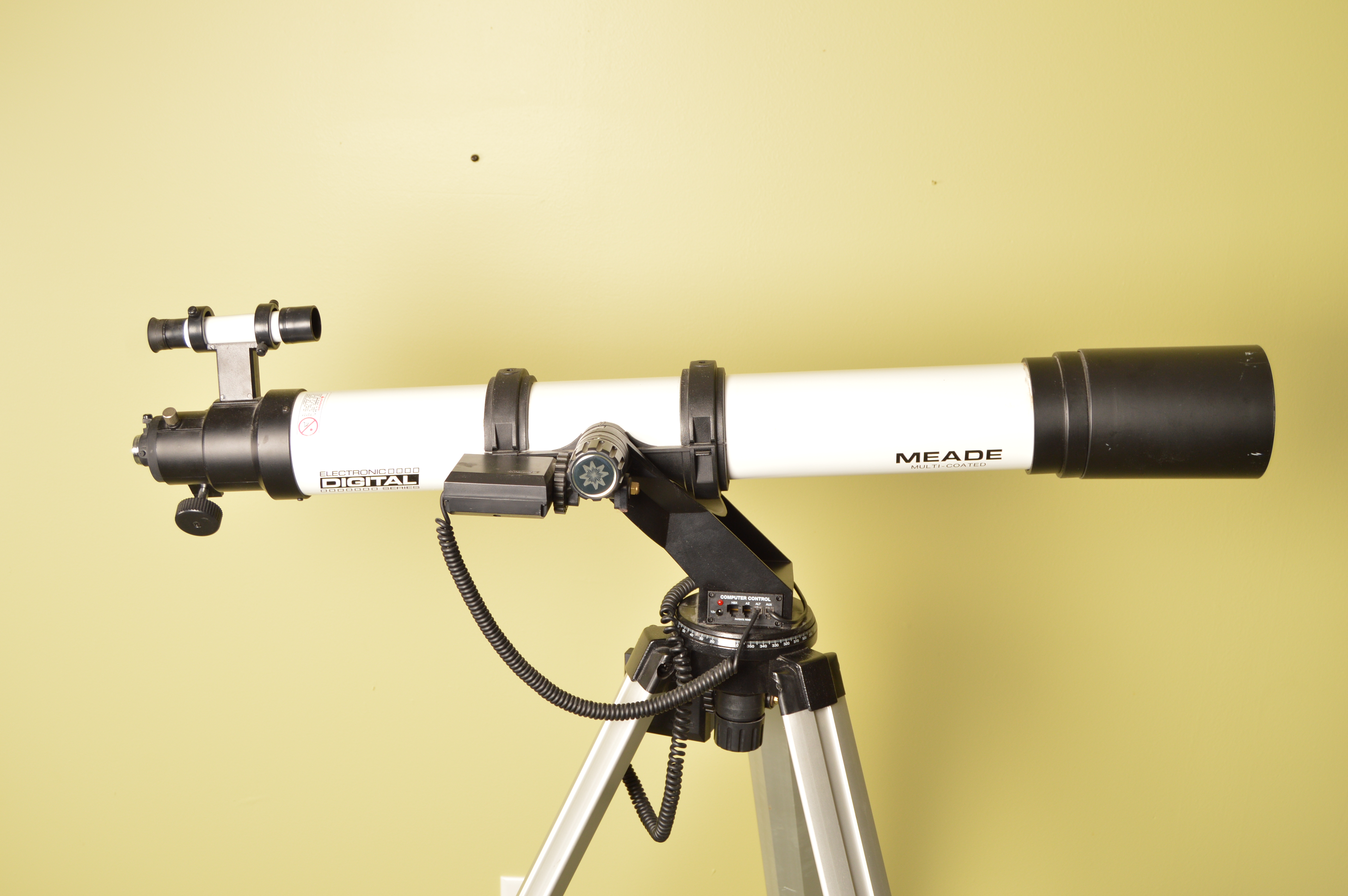 Meade Electronic Digital Multi-Coated Telescope