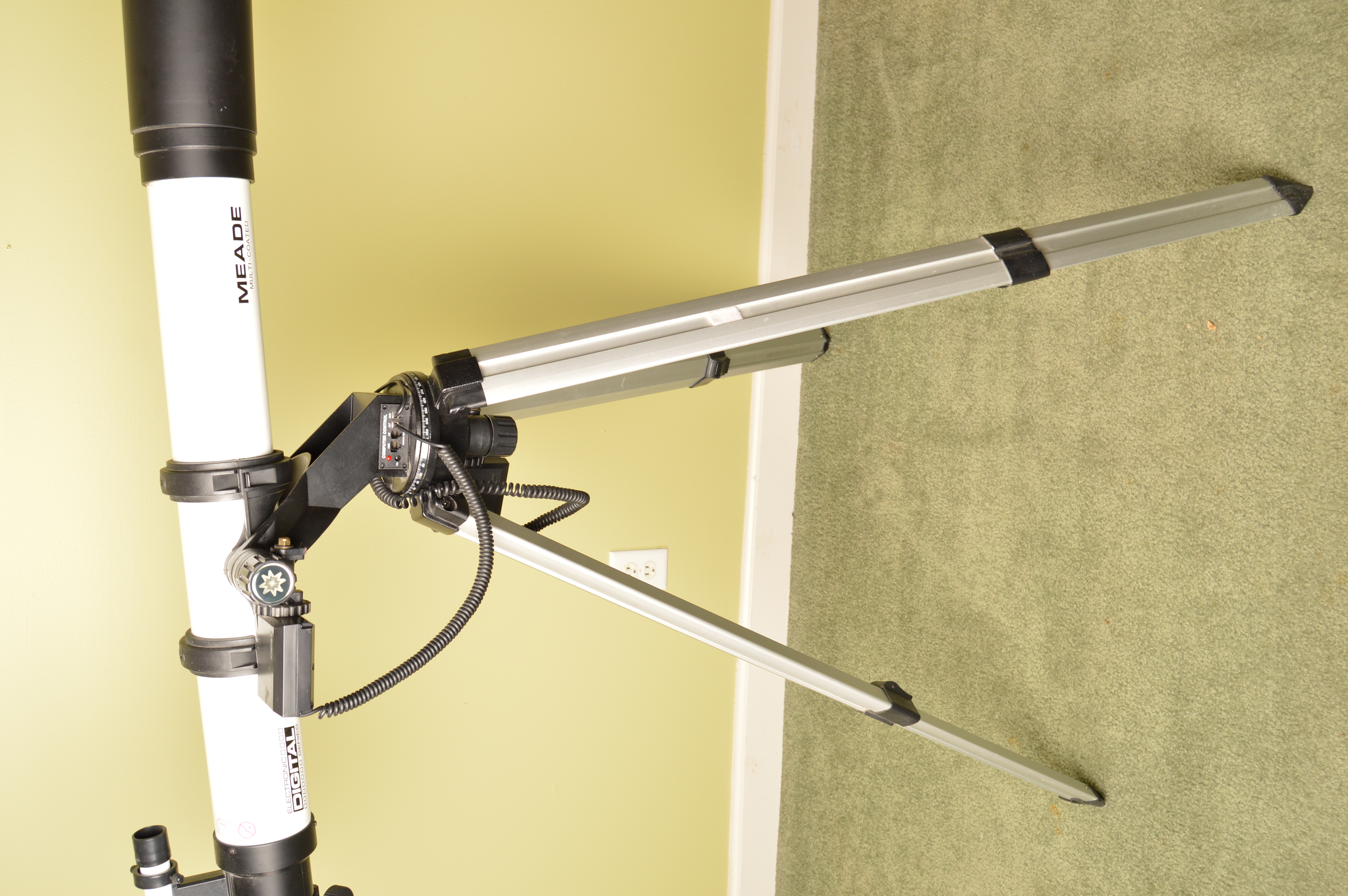 Meade Electronic Digital Multi-Coated Telescope