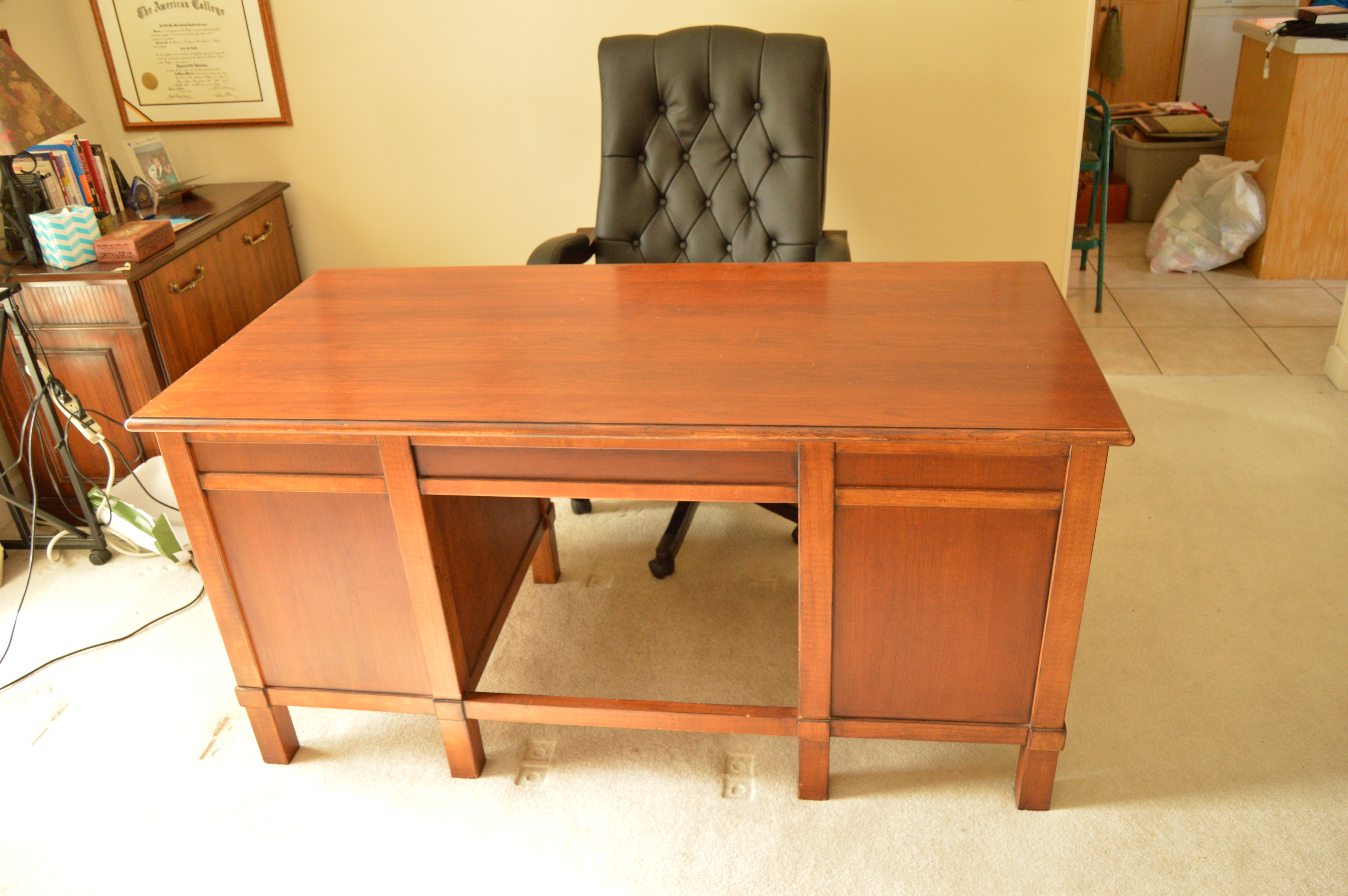 Drexel Heritage Executive Style Desk with Leather Office Chair