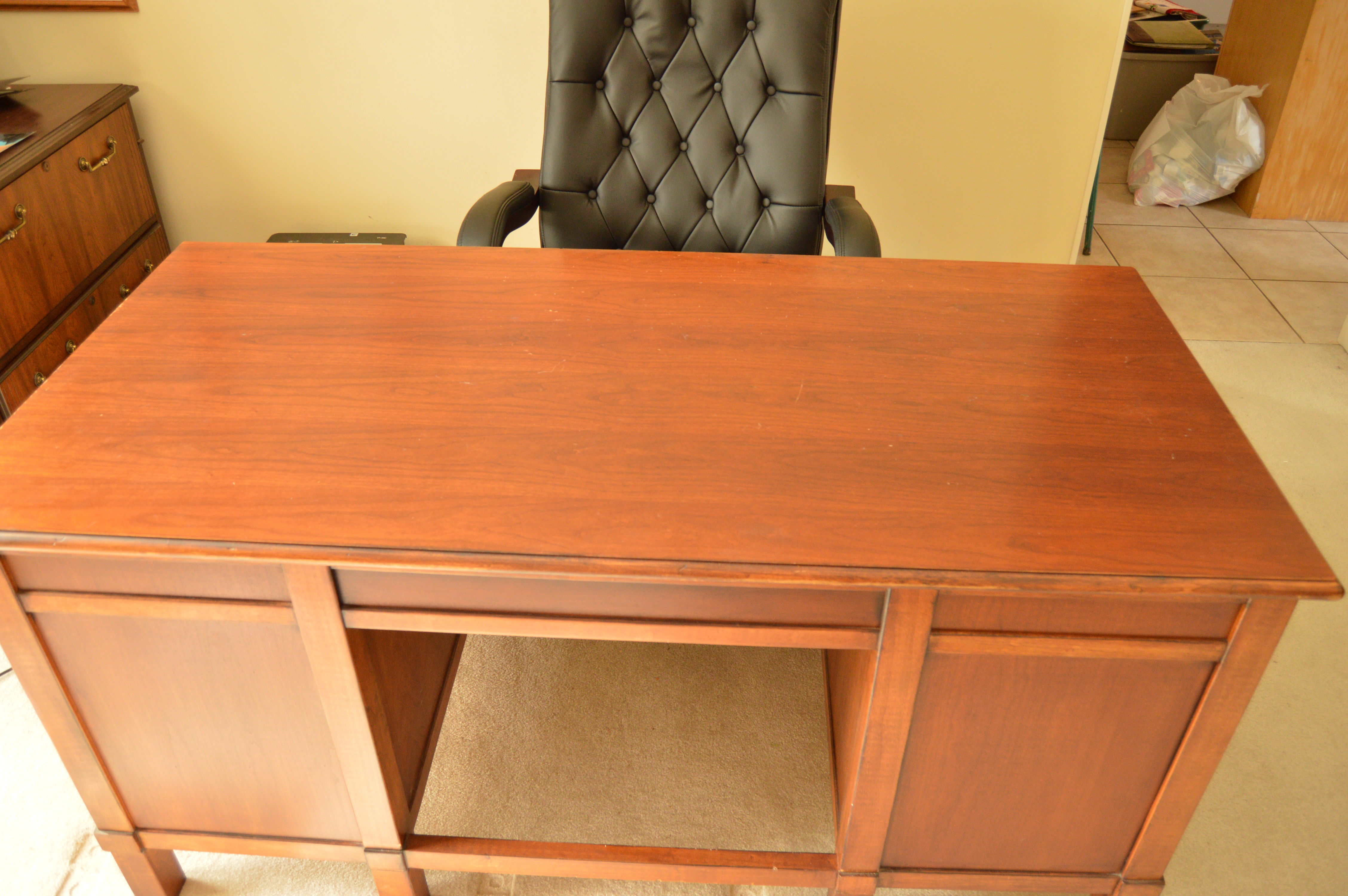 Drexel Heritage Executive Style Desk with Leather Office Chair