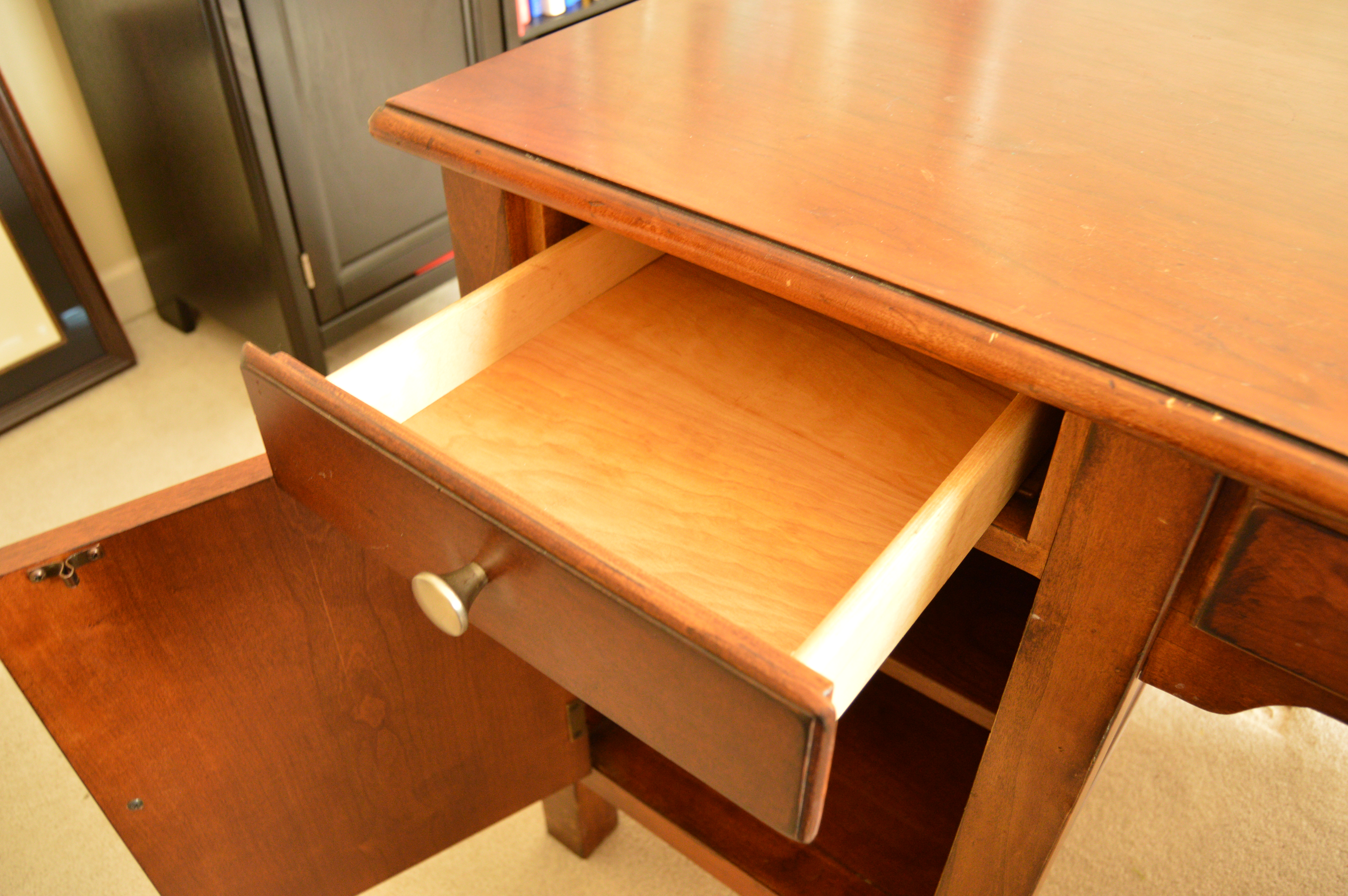 Drexel Heritage Executive Style Desk with Leather Office Chair