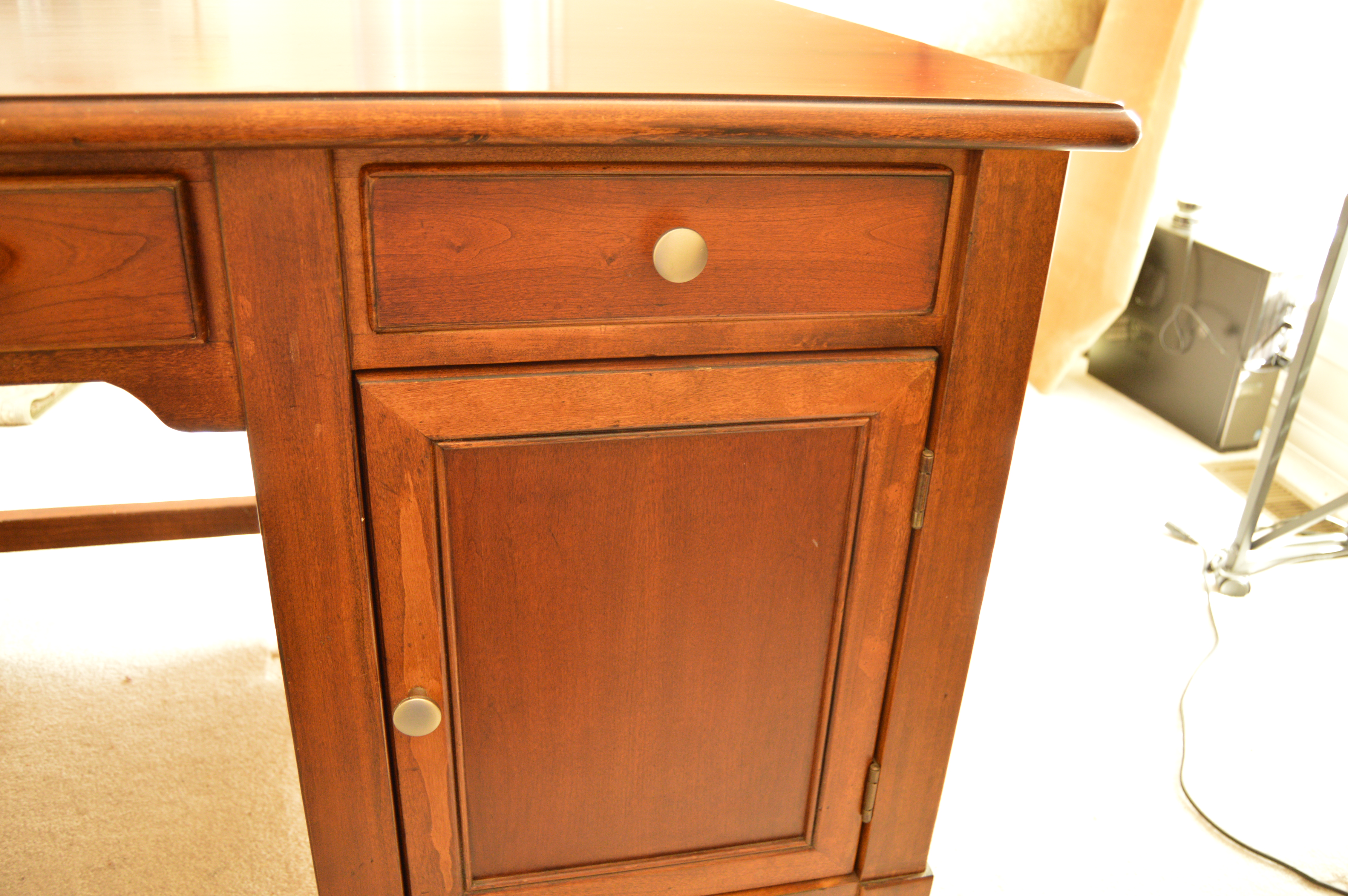 Drexel Heritage Executive Style Desk with Leather Office Chair