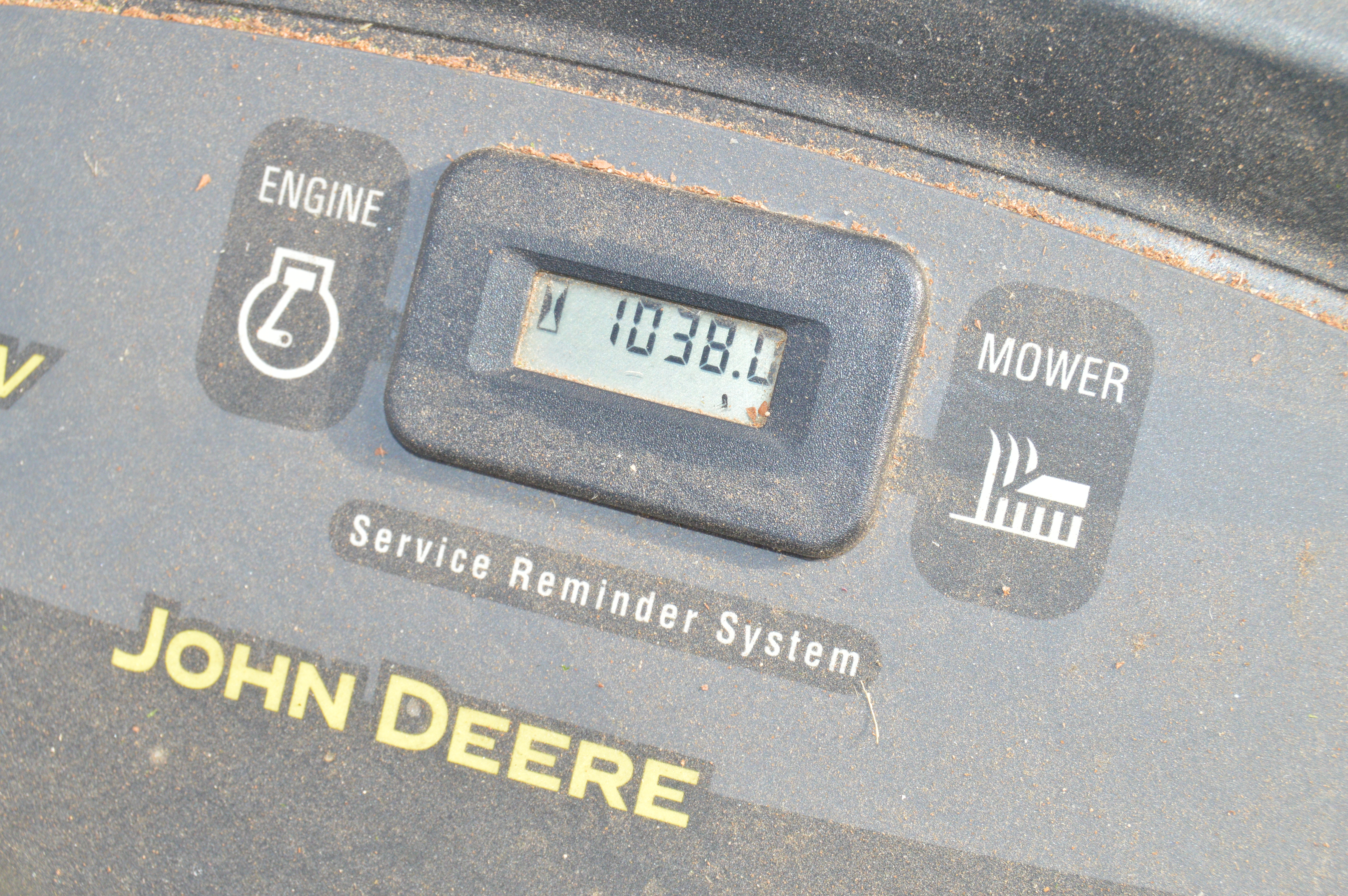 John Deere L110 Automatic Lawn Tractor