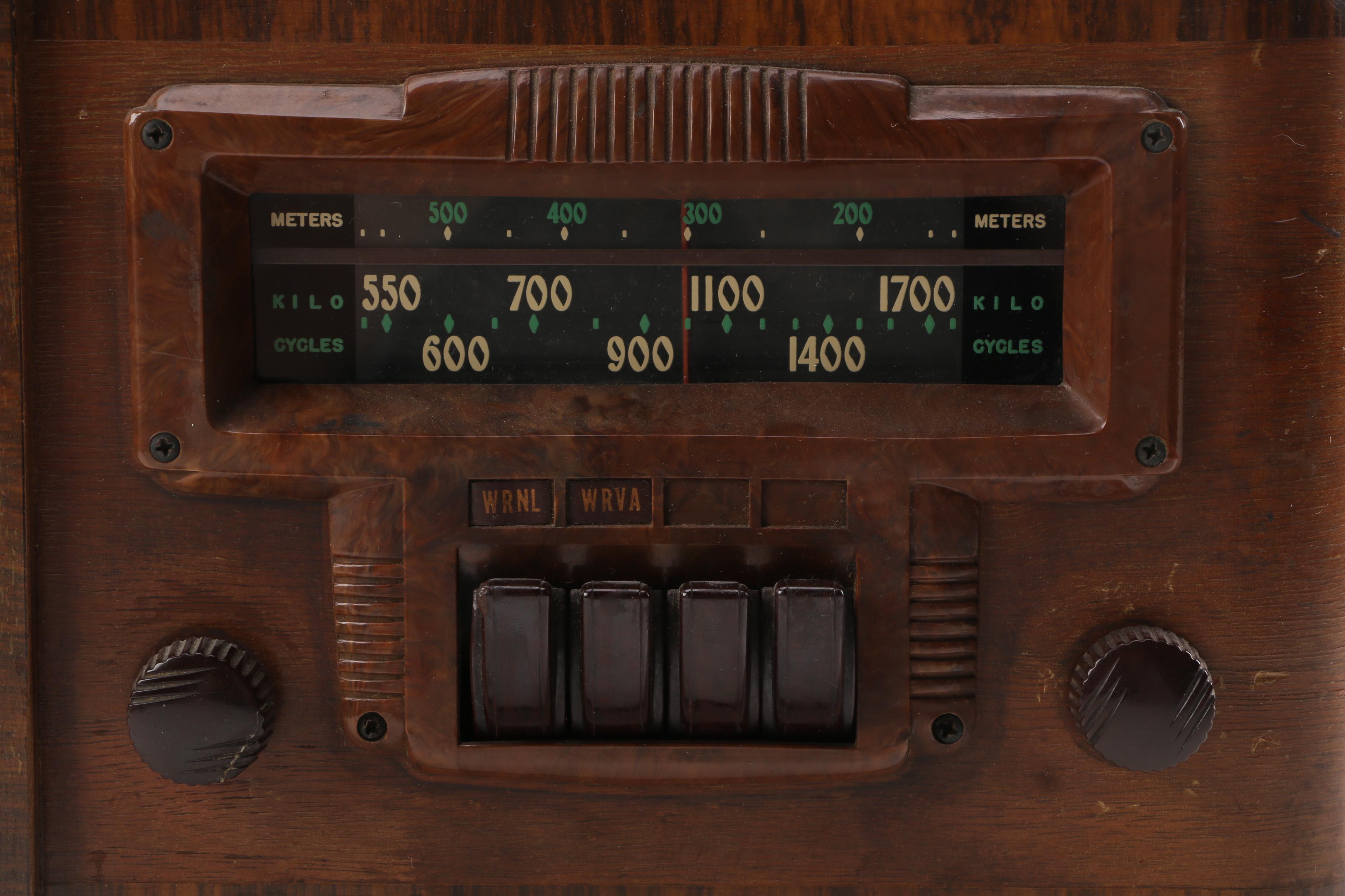 Farnsworth BT55 Model Radio