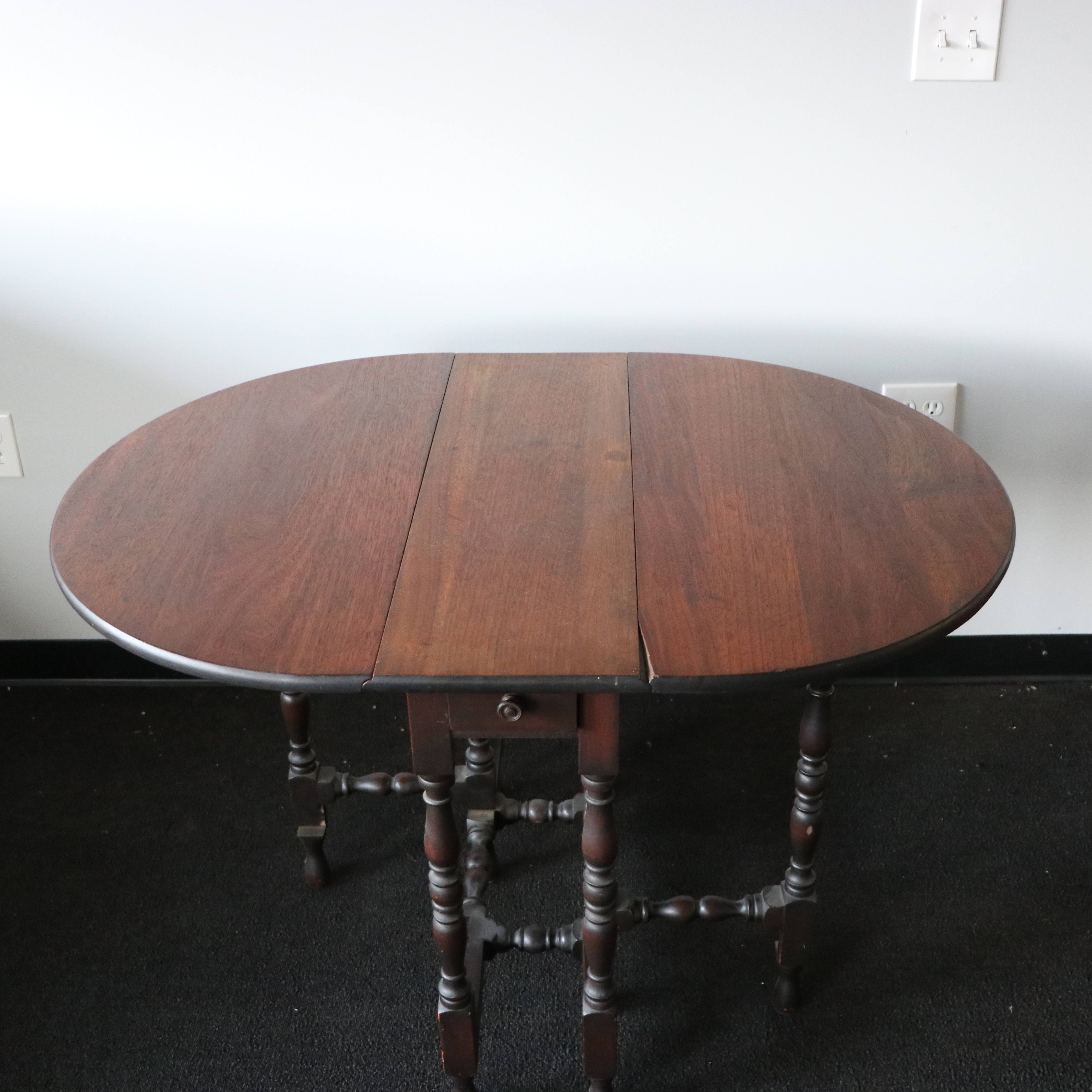 Vintage William and Mary Style Gateleg Drop Leaf Table by O.W. Richardson & Co.