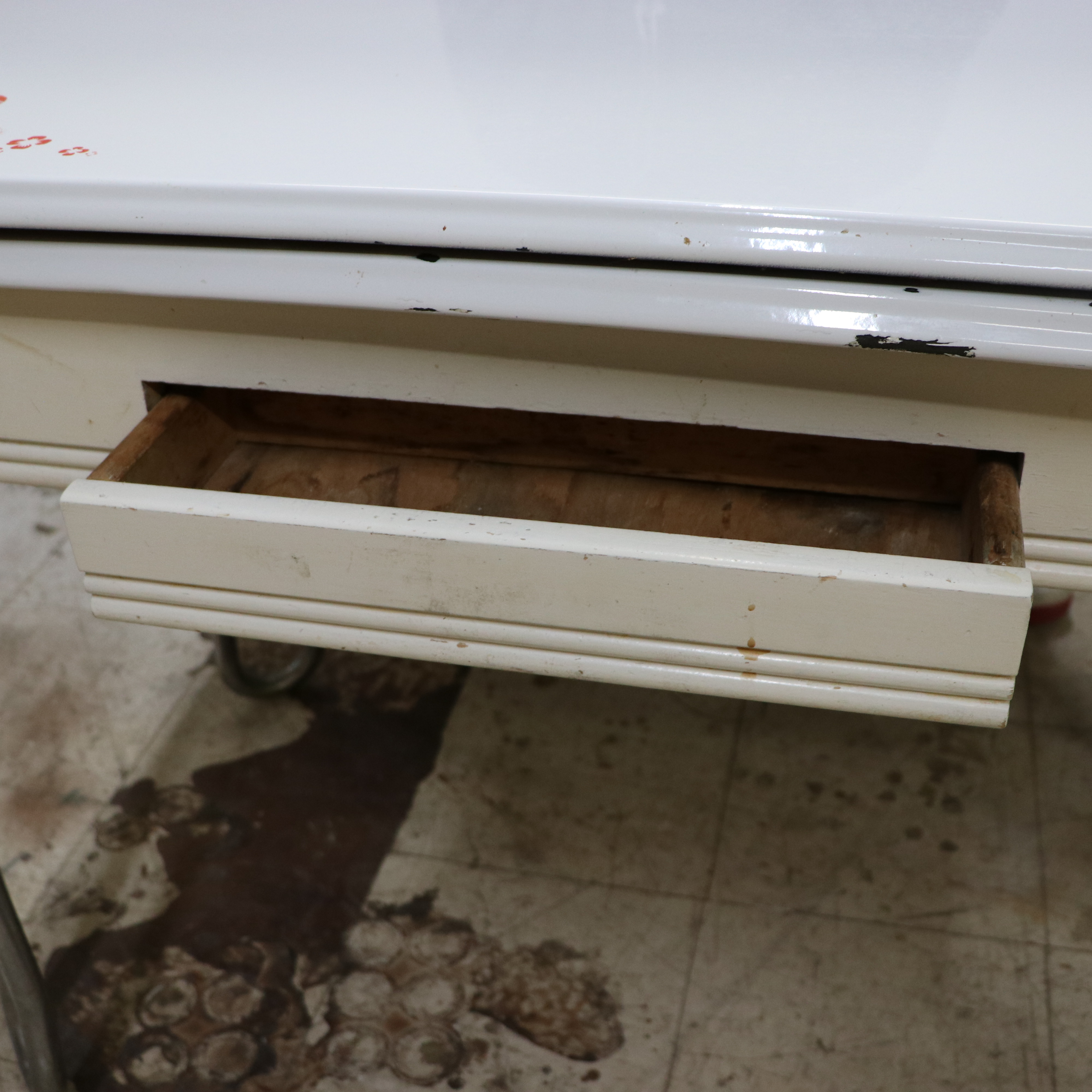 Vintage Tepco Enamel Draw-Leaf Kitchen Table