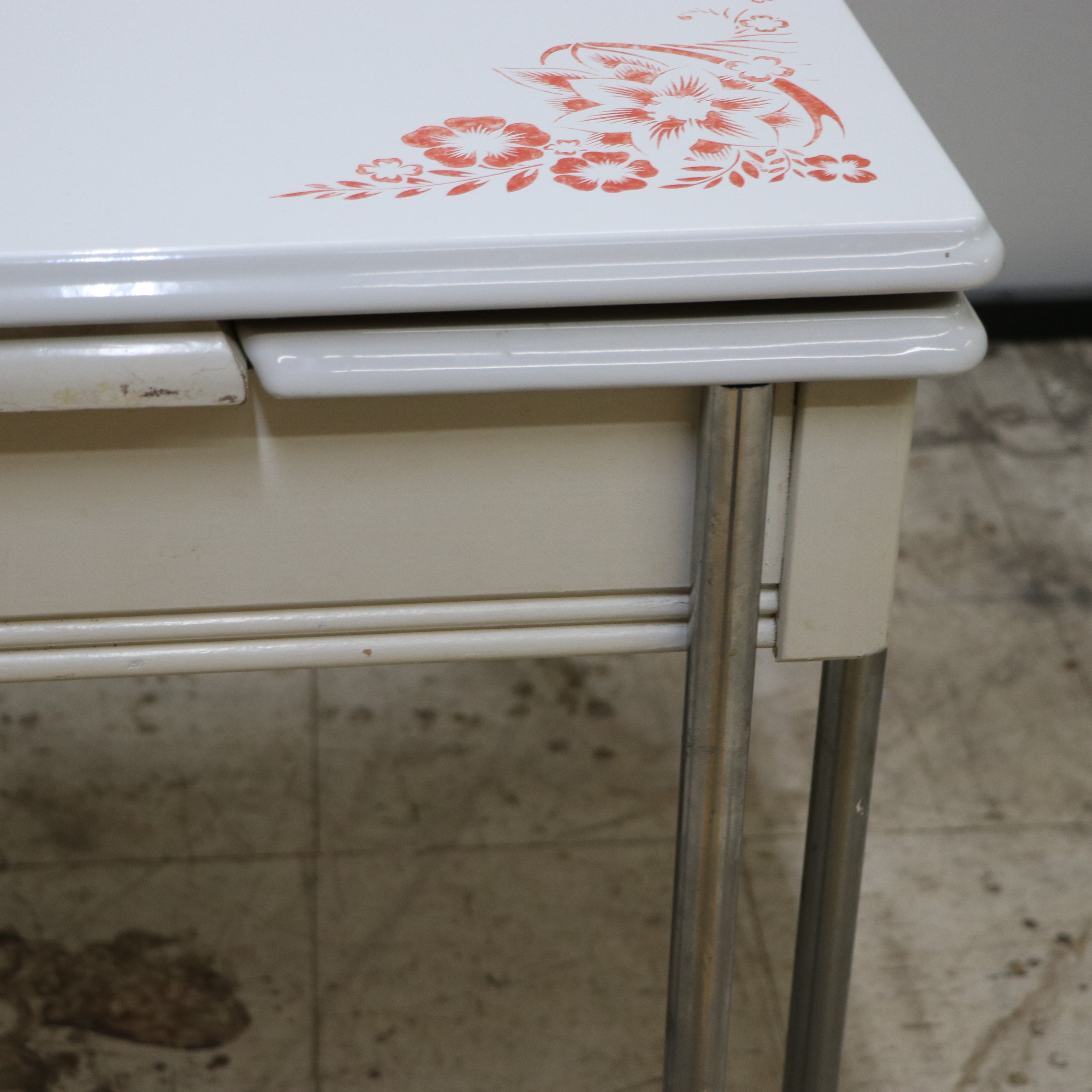Vintage Tepco Enamel Draw-Leaf Kitchen Table