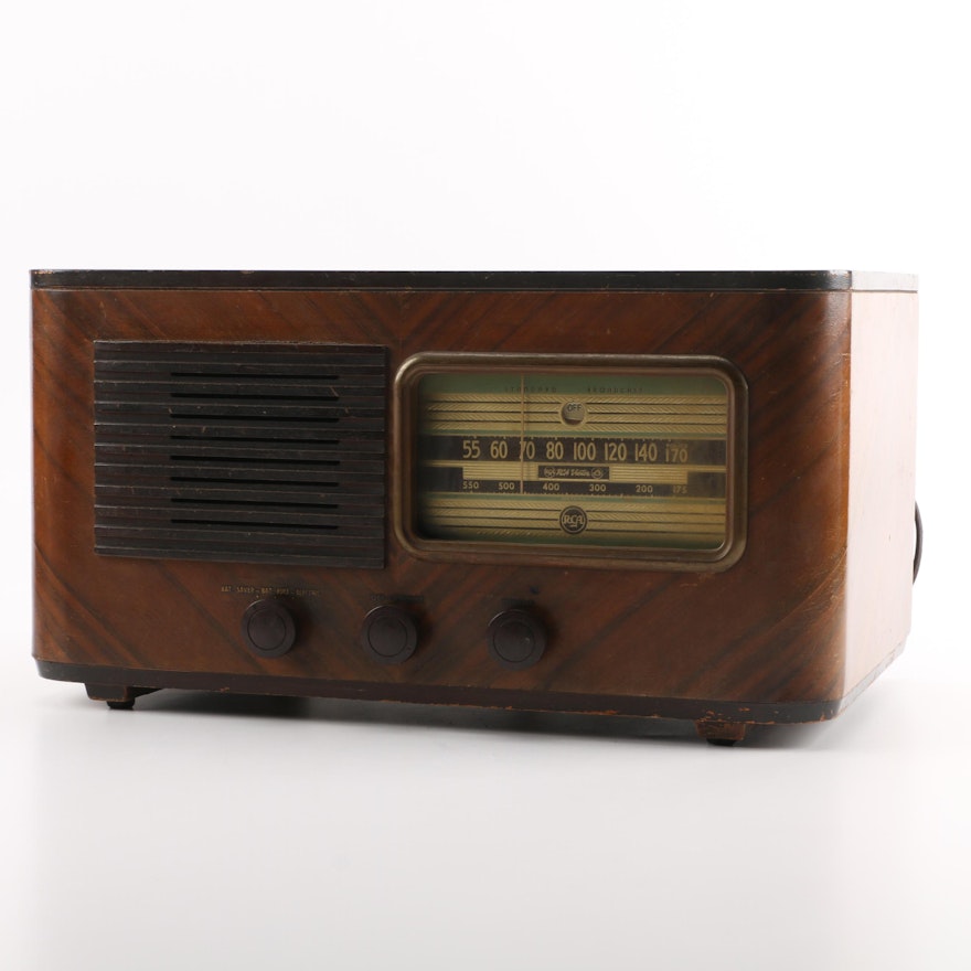 1940s RCA Victor Model 55F Radio