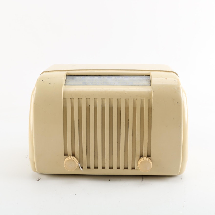 C. 1940s Crosley Model 57TL Tabletop Radio