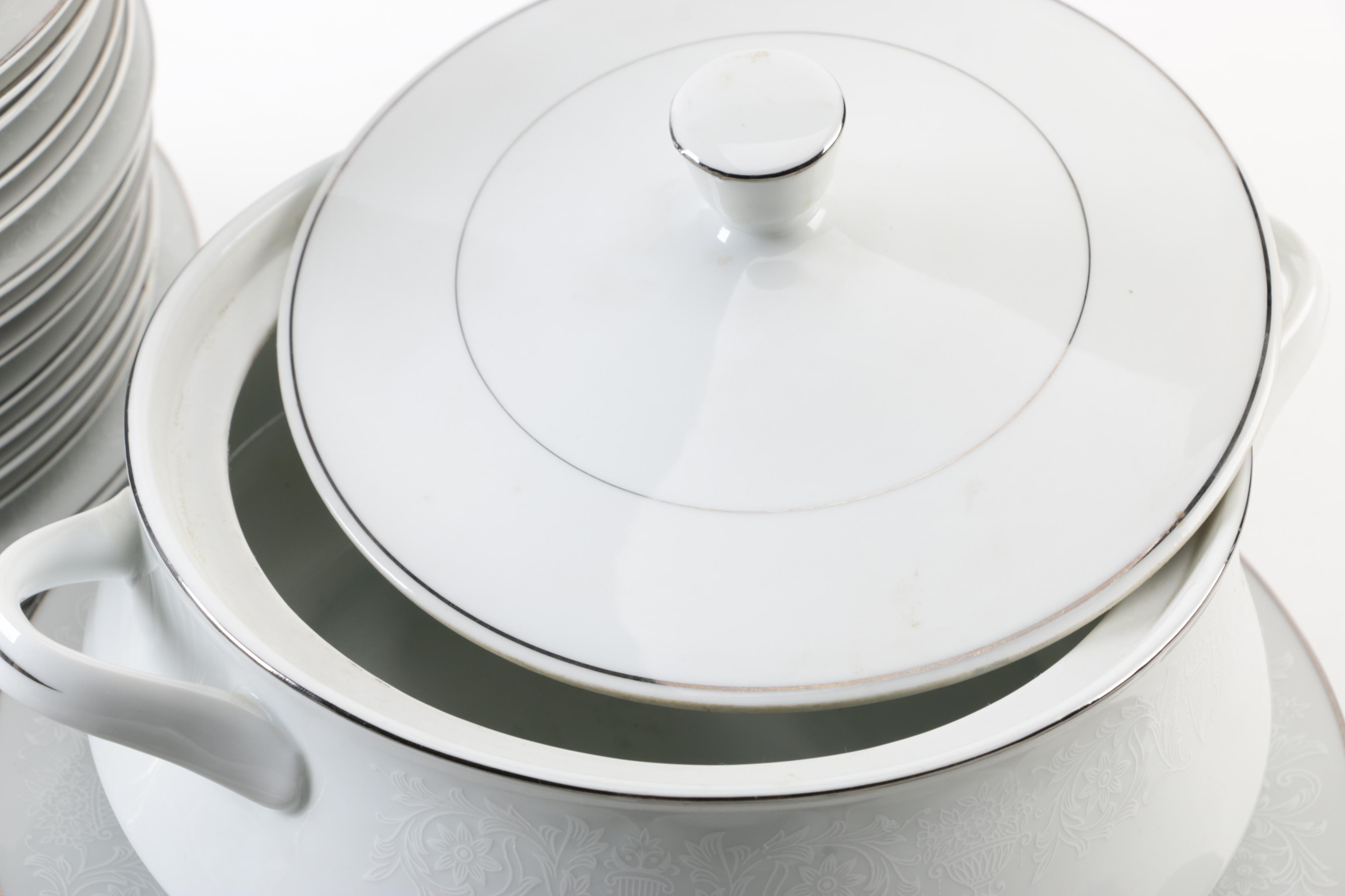 Crown Victoria "Lovelace" Porcelain Dinnerware