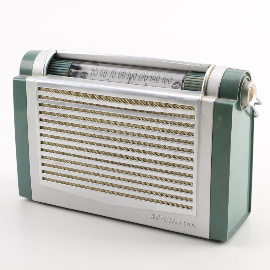 1960s RCA Victor Model 1-T-5L Portable AM Radio