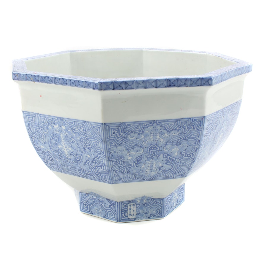 Chinese Porcelain Blue and White Jardiniere with Meander Border