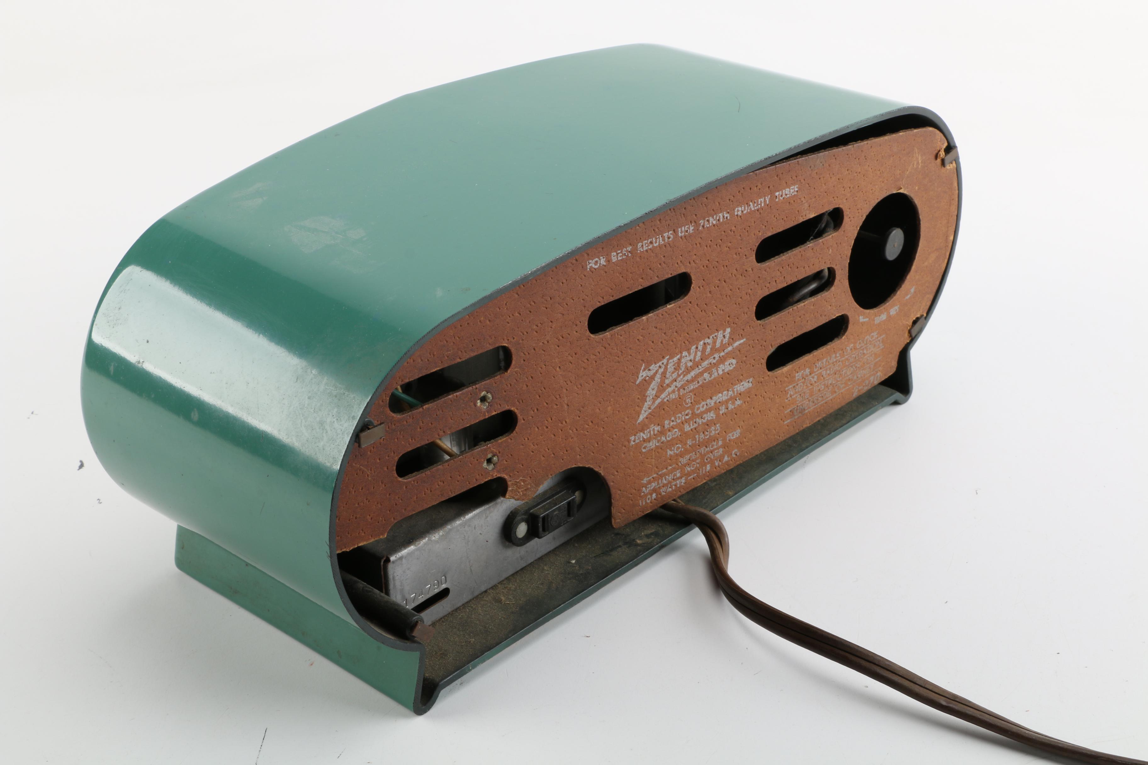 1952 Zenith Model K518 "Owl-Eyed" Deluxe Tabletop Clock Radio