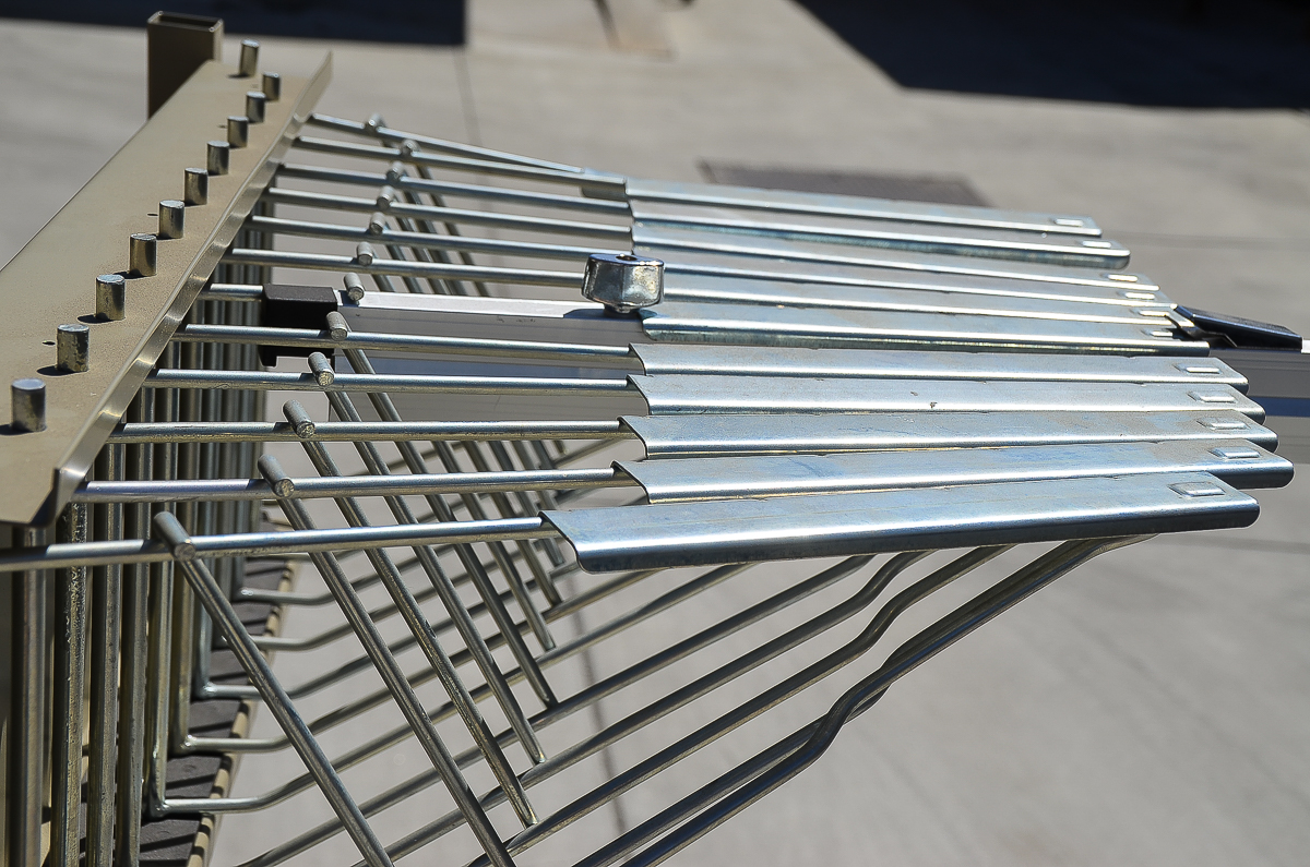 Alvin Metal Fixture with Swivel Arms