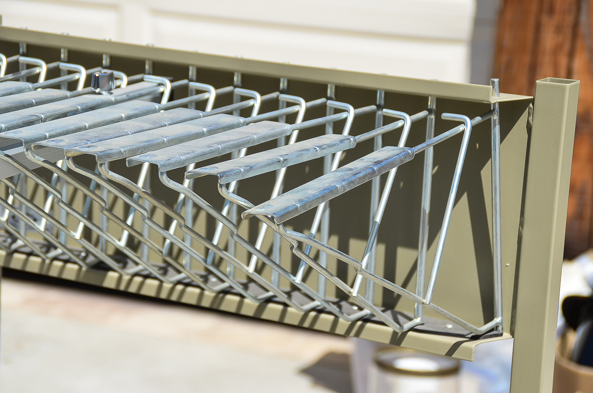 Alvin Metal Fixture with Swivel Arms