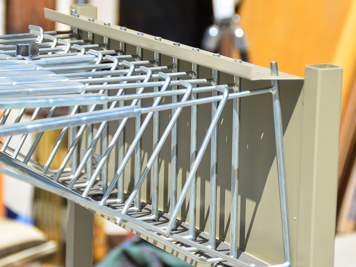 Alvin Metal Fixture with Swivel Arms