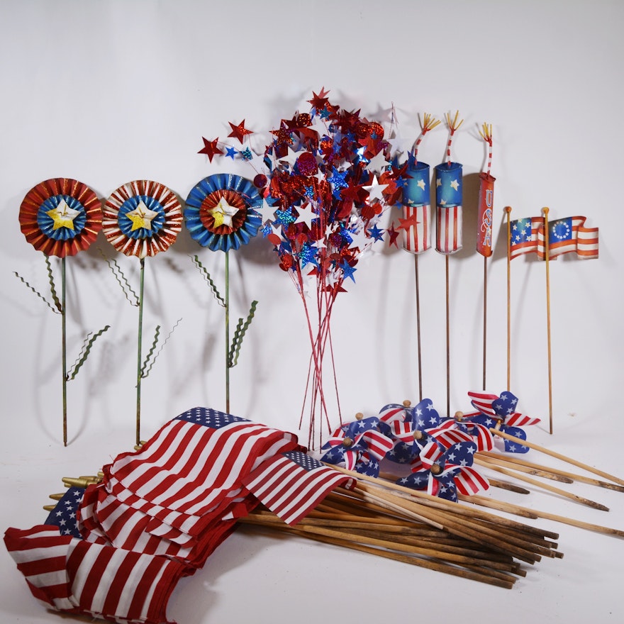 4th of July Yard Sticks and Decor