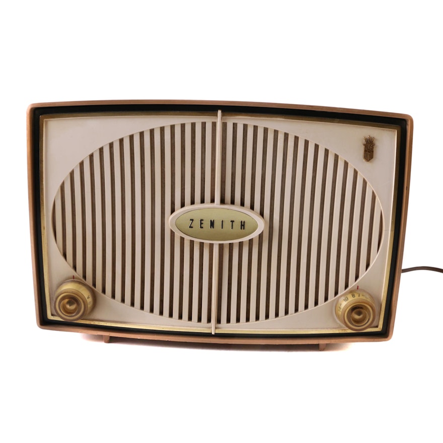 1959 Zenith B615L Model Compact Tabletop Radio