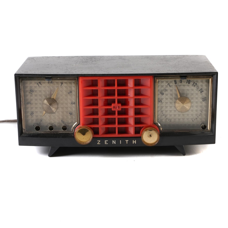 Mid-1950s Zenith T-521G Clock Radio