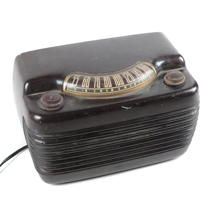 1940s Philco "Hippo" Model Bakelite Radio