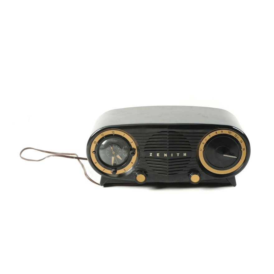 1953 Zenith Model J514GR "Owl Eyes" Clock Radio