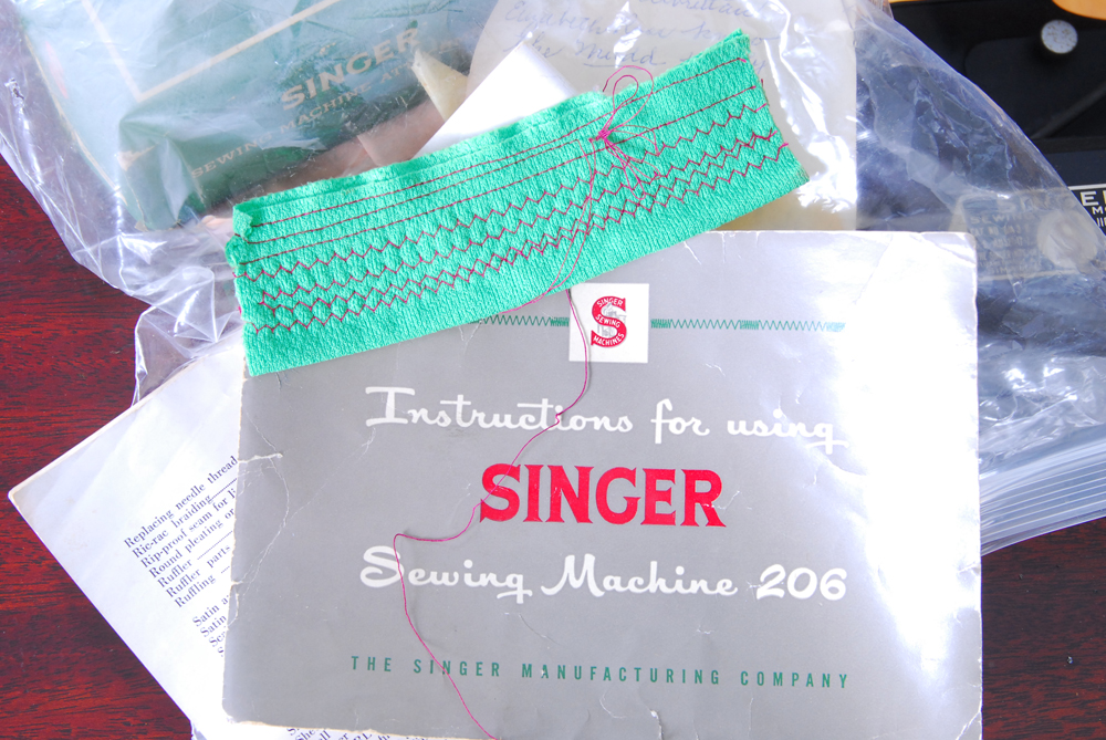 Vintage Singer Sewing Machine and Table