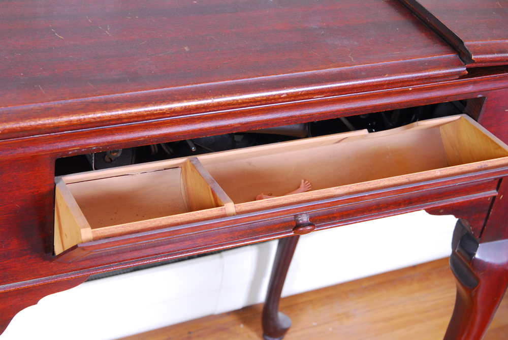 Vintage Singer Sewing Machine and Table