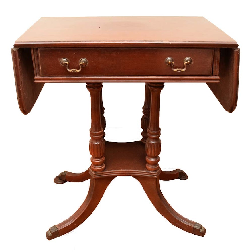 Duncan Phyfe Style Drop Leaf Accent Table